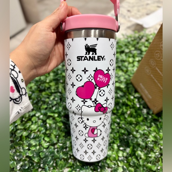 Customized Stanley Hello Kitty Flip Straw Tumbler 30 oz - Picture 2 of 3